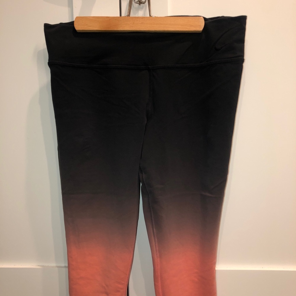 Nike Dri-Fit Activewear Leggings - Picture 2 of 3